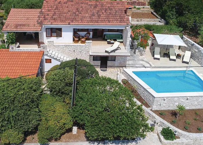 بيت للعطل Iv *